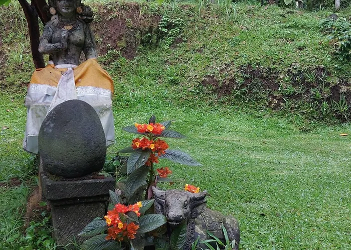 Arnata & Pasraman Yoga Lokanata Bangli