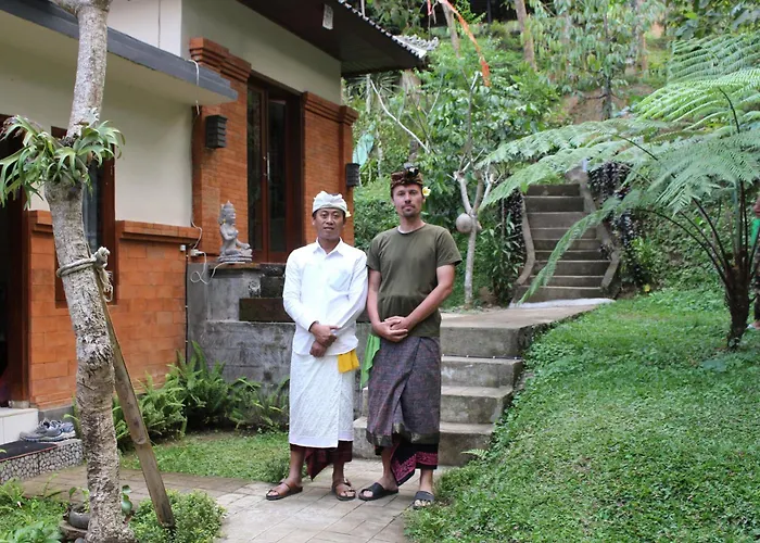 Arnata & Pasraman Yoga Lokanata