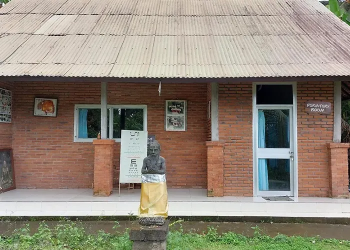 Arnata & Pasraman Yoga Lokanata Bangli